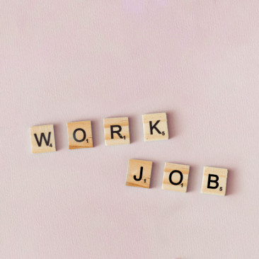 Qual a diferença entre WORK e JOB?