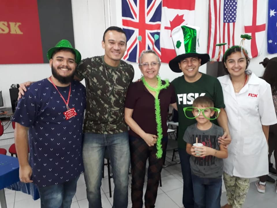 Fisk Taubaté e Caçapava/SP - Comemorando o "St. Patrick"s Day" fazendo "slime"